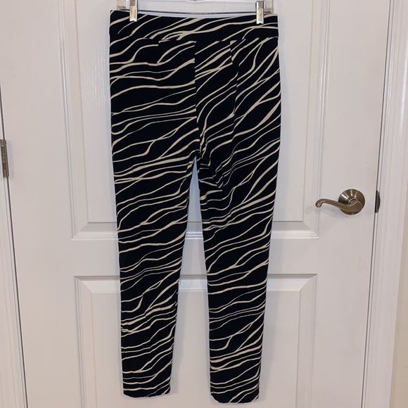 Chico’s Travelers Zebra Print Pants Size 0 - Picture 2 of 5